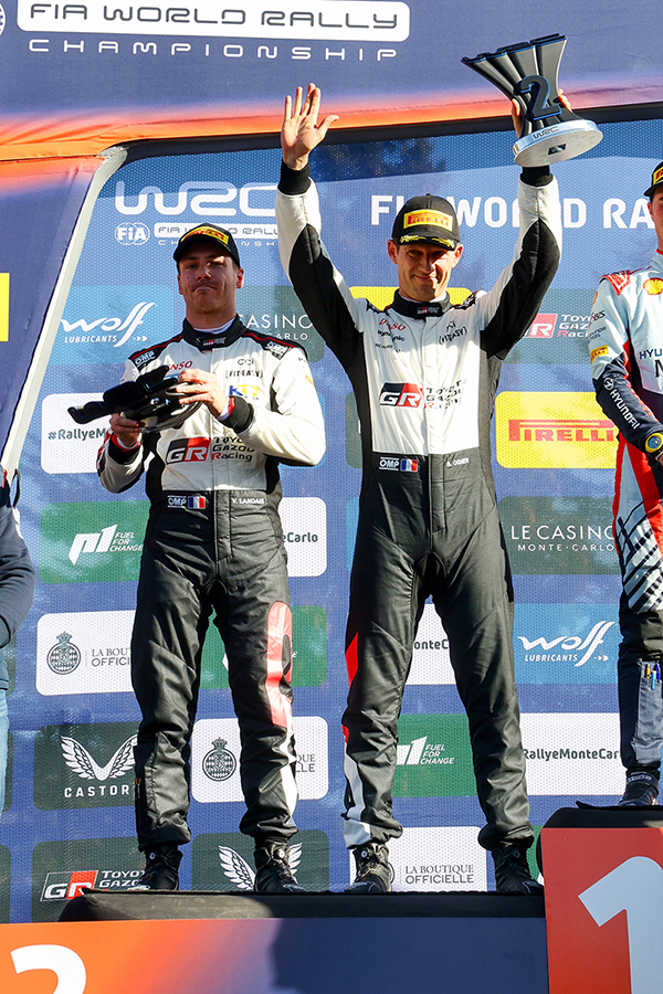 (圖上)Elfyn Evans與副駕駛Scott Martin