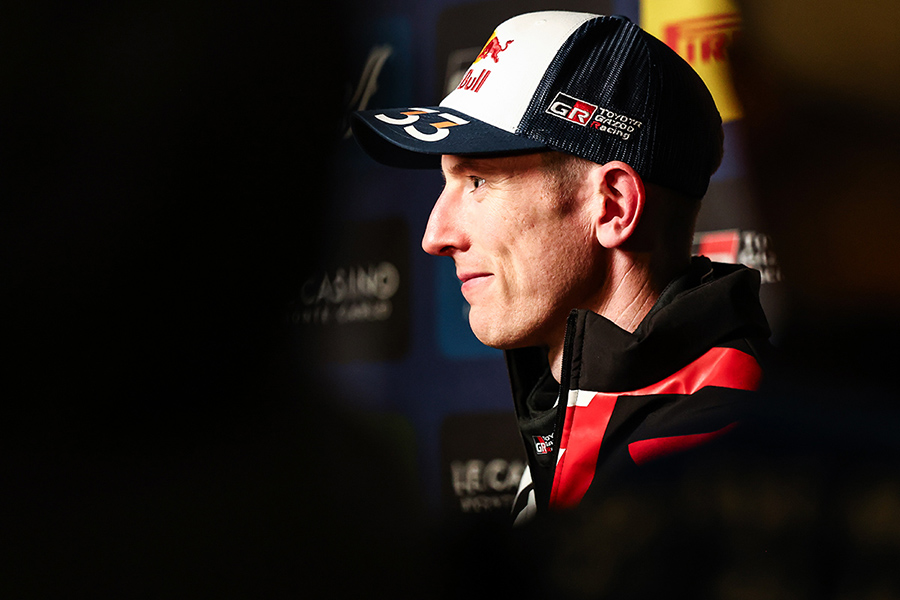 Elfyn Evans第二日的強力競爭對手，竟是與Sébastien Ogier網內互打~! 圖為Elfyn Evans。
