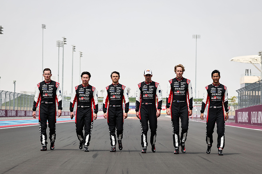 (圖上)車手由左至右為：Mike Conway 、小林可夢偉 、Nyck de Vries、Sébastien Buemi、Brendon Hartley以及平川亮