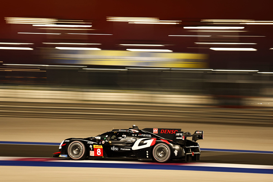 Imola 六小時大賽由隊長小林可夢偉(右二)挺住後段壓力順利奪冠，Mike Coway(右一)、Nyck de Vries(左二)兩位車手在開賽與中期的衝刺也奠定了致勝關鍵。