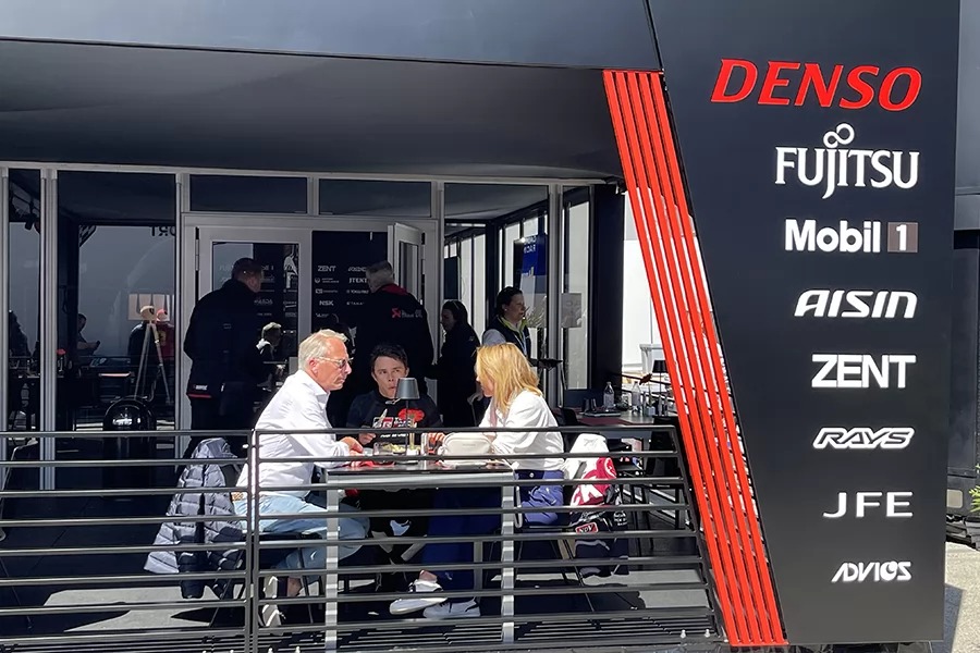 Ayrton Senna(洗拿)紀念碑前朝聖