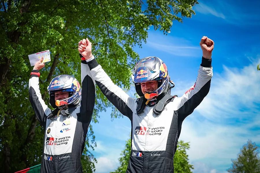 Sébastien Ogier(右)與搭檔Vincent Landais(左)拿下SS10勝利。