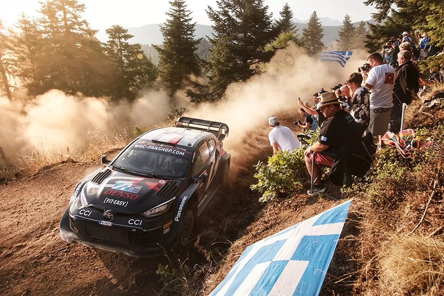 Sébastien Ogier與隊友Elfyn Evans相繼遇上渦輪問題，速度發揮因此受到影響。