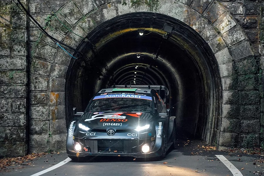 Elfyn Evans在第二天一共繳出四個賽段最速，總排行維持第二